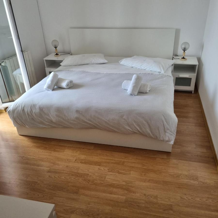 Villa Mila Bol Exteriör bild